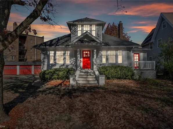 2563 Overlook Rd, Cleveland Heights, OH 44106