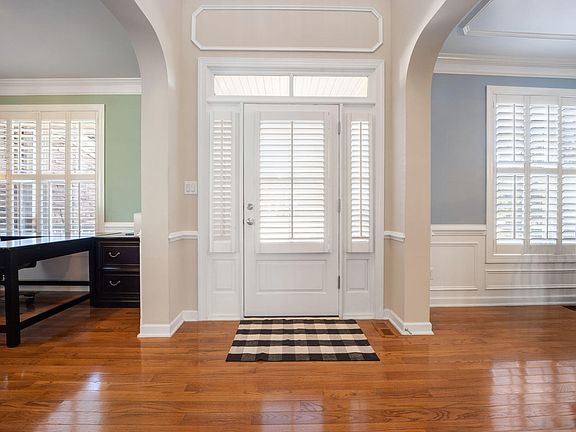 3rd image of 5516 Colonial Oaks Dr