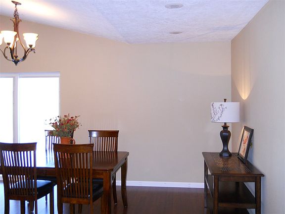 5th image of 208 Violet Dr