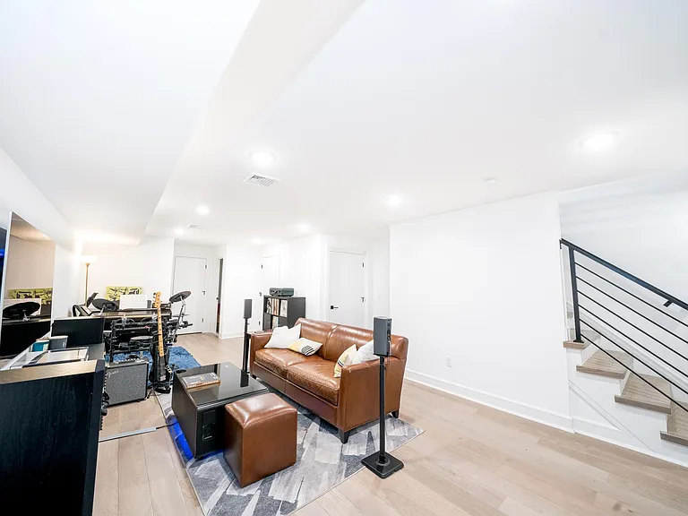 496 Undercliff Ave #3A — Photo 25