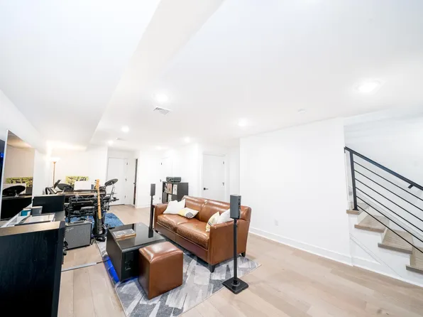 496 Undercliff Avenue image 25 of 52