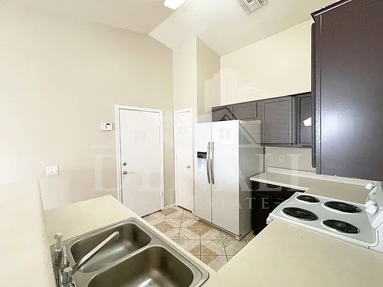 8930 W Catalina Dr — Photo 12