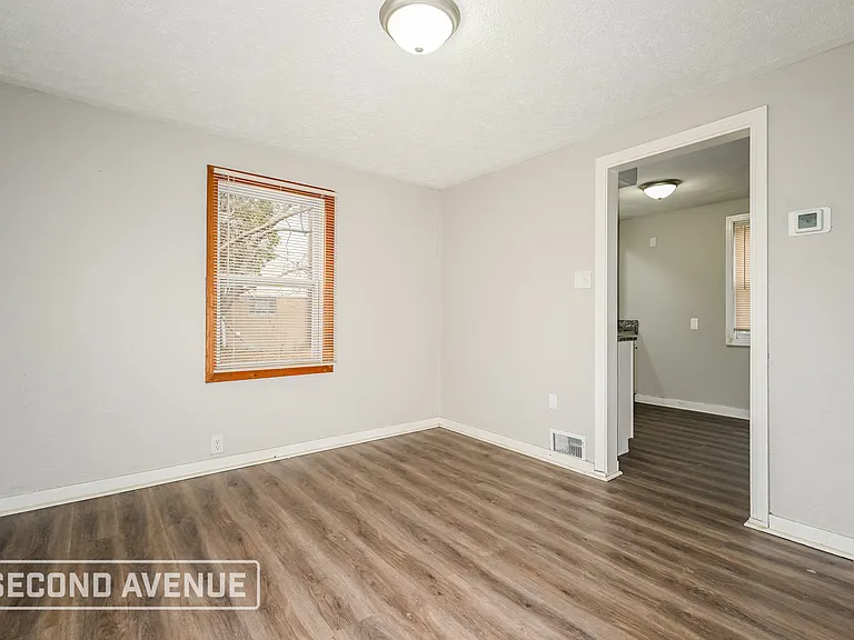 154 Collins Dr — Photo 10