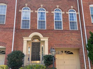 2828 Saint Croix Dr, Vienna, VA 22180