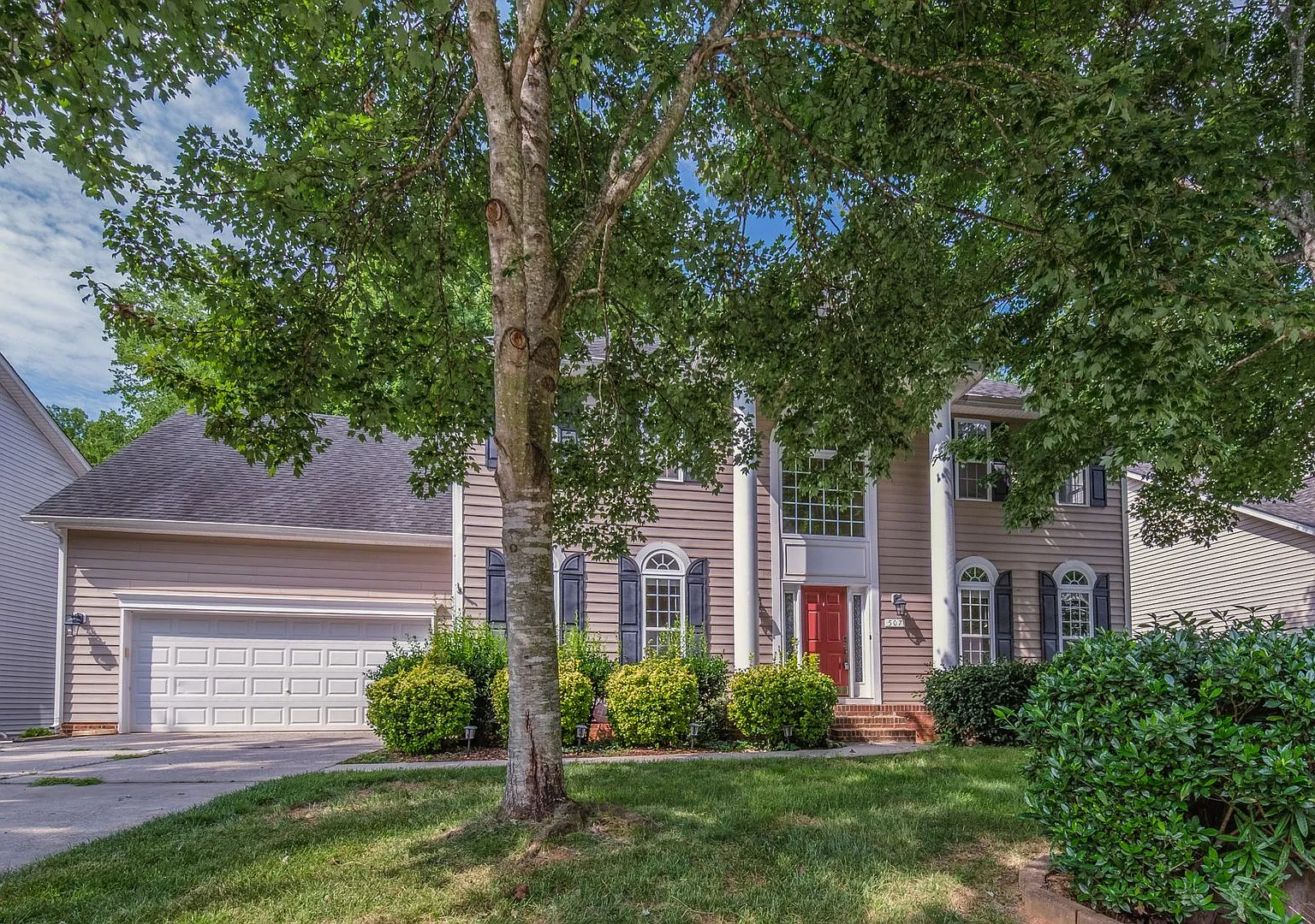 Spacious 4BR/4BA Home with Bonus Room & Flexible 5th Bedroom Option — Photo 1