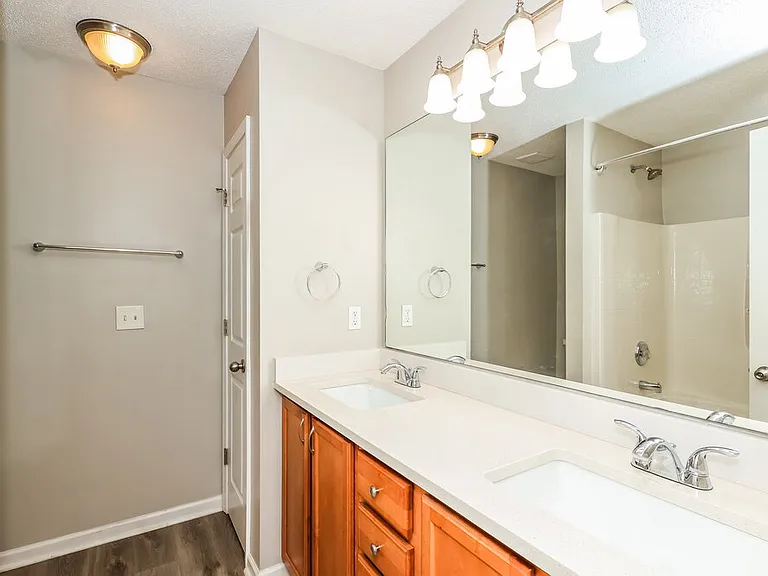 214 Ben Ln — Photo 13