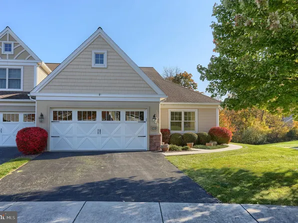 1023 English Dr, Lebanon, PA 17042