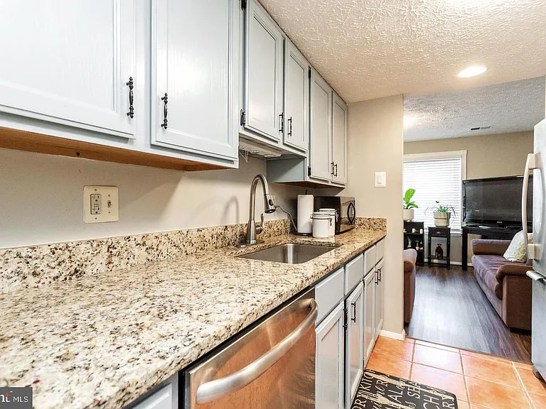 8032 Steeple Chase Ct — Photo 3