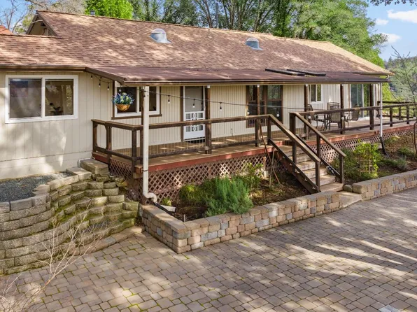 22206 Oak Ridge Dr, Grass Valley, CA 95945
