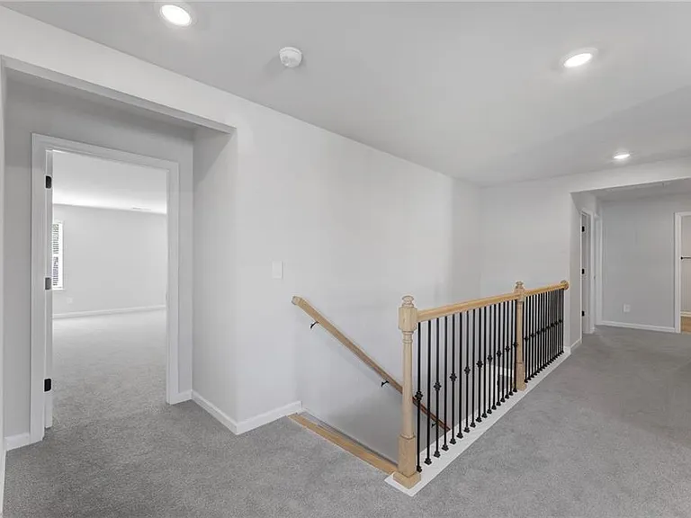2929 Sweet Red Cir — Photo 37
