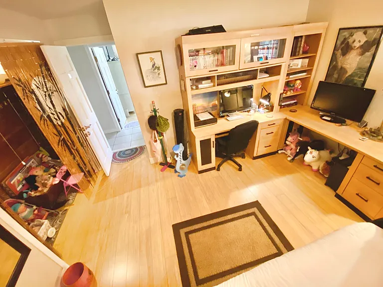 153 University Cir — Photo 19
