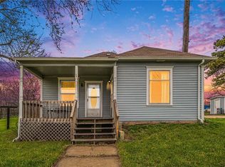 119 W 1st St, Blairstown, MO 64726