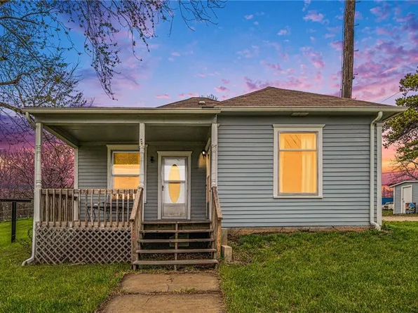 119 W 1st St, Blairstown, MO 64726