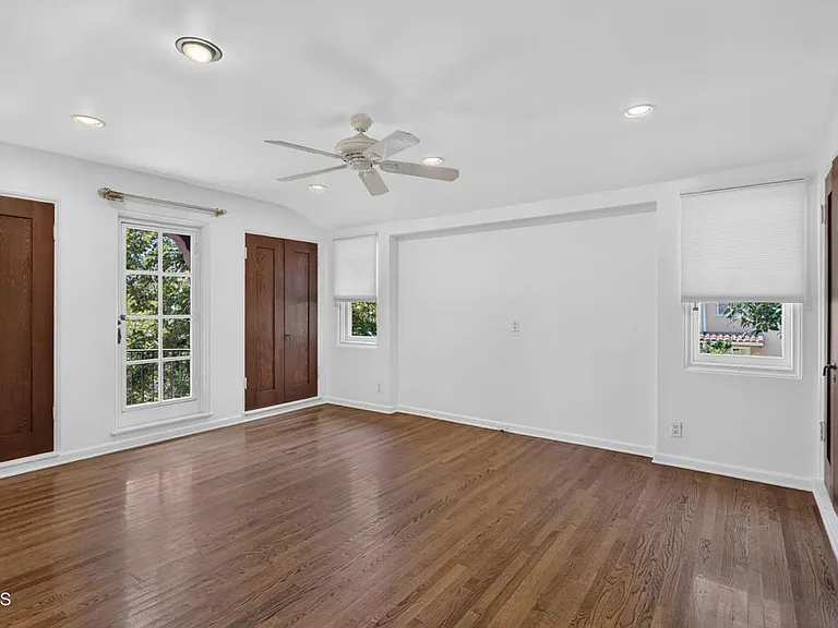 550 Old Mill Rd — Photo 39