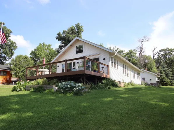 4635 Plummers Point Rd, Oshkosh, WI 54904
