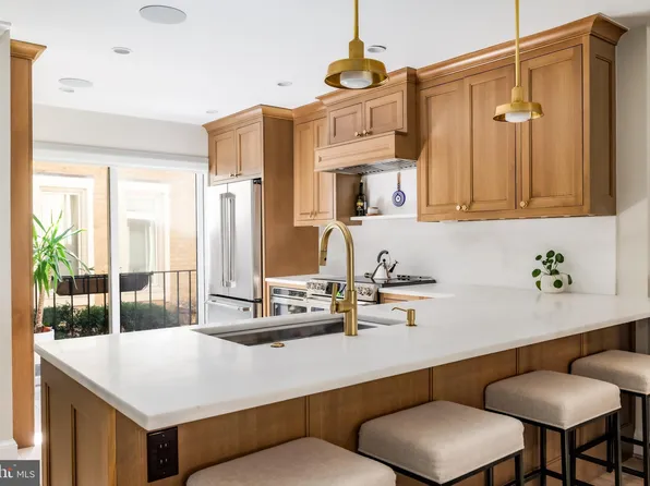 4331 Embassy Park Dr NW, Washington, DC 20016