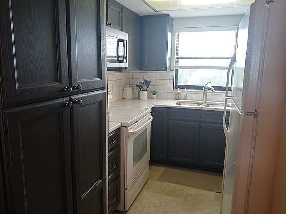 3rd image of 117 Country Club Dr Unit 501-1