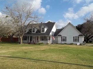 5823 5th St, Danbury, TX 77534