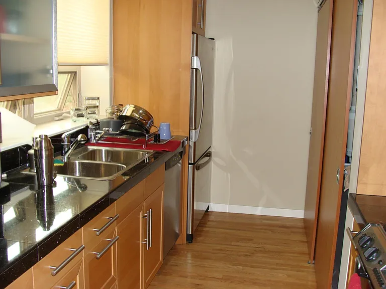 2501 Grove St #201 — Photo 7