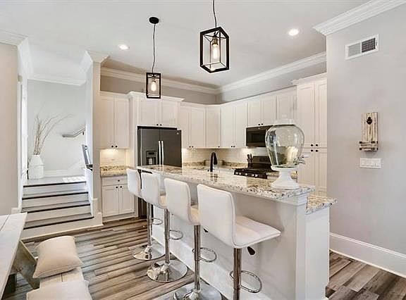 3rd image of 2024 Pauger St