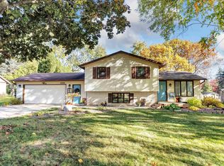 1680 Cormier Rd, Green Bay, WI 54313