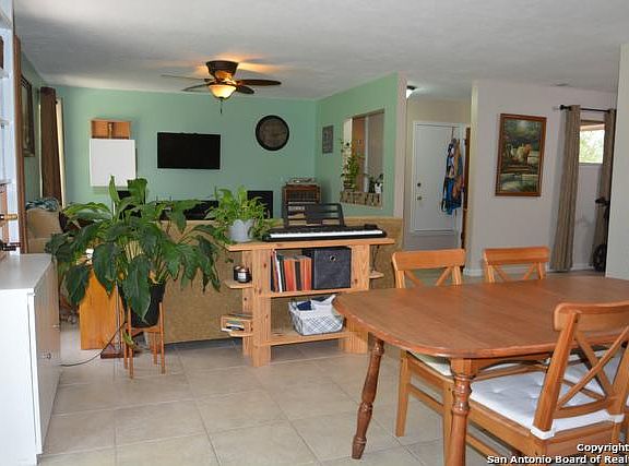 4th image of 9814 Greentree Dr