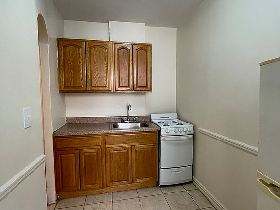 3rd image of 667 Ocean Ave #4G