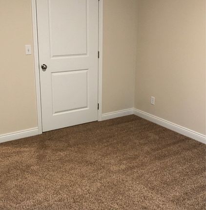 5th image of 503 Center St