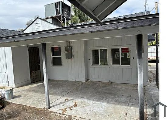 1404 N Park St — Photo 5