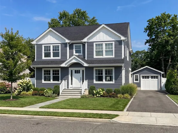 1415 Rhode Ave, Merrick, NY 11566