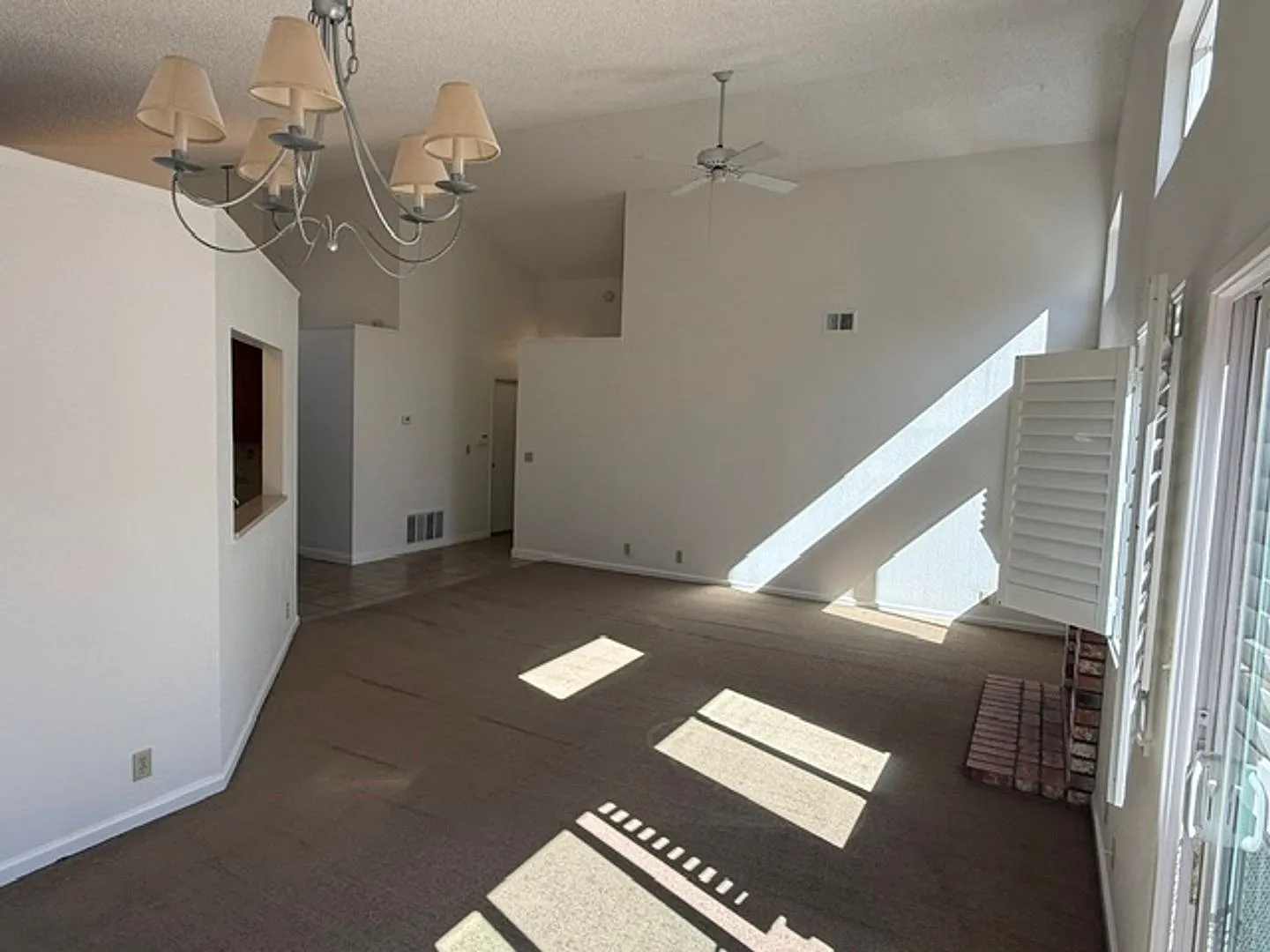 Beautiful 3-Bedroom Benicia Home — Photo 3