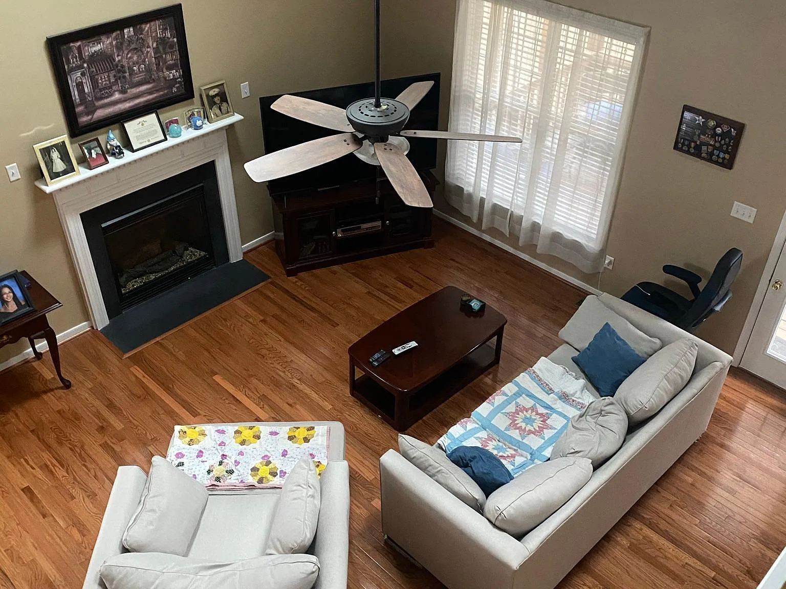 4 bed, 2.5 bath, 2651 sqft, $2,500 — Photo 2
