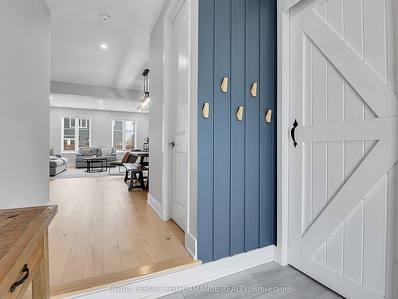 3rd image of 56 Pelham Cres