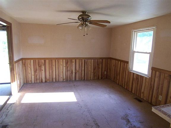 5th image of 428 W Carpenter Dr