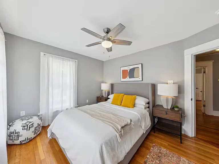 825 W Agarita Ave — Photo 26