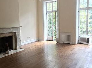23 Washington Sq N APT 2, New York, NY 10011