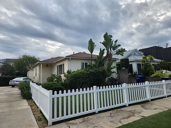 2nd image of 3572 Wesley St #3572