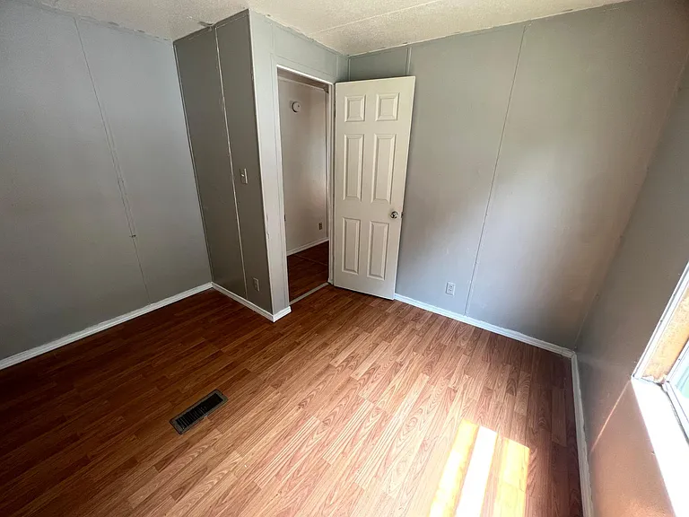 201 Ivycrest St — Photo 10