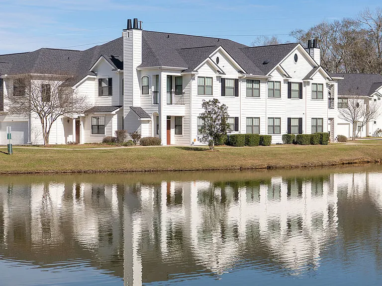 Mansions at Ivy Lake — Photo 8