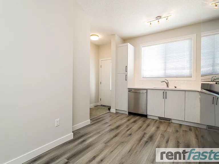 600 Bellerose Dr — Photo 41