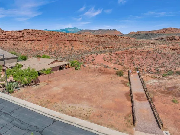 2072 N Cascade Canyon Dr, Saint George, UT 84770