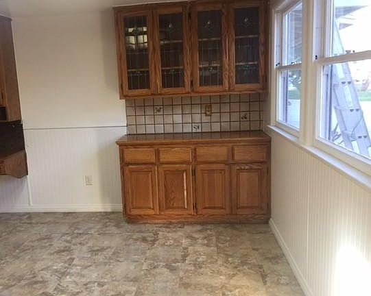 4th image of 1242 SE Skyline Dr