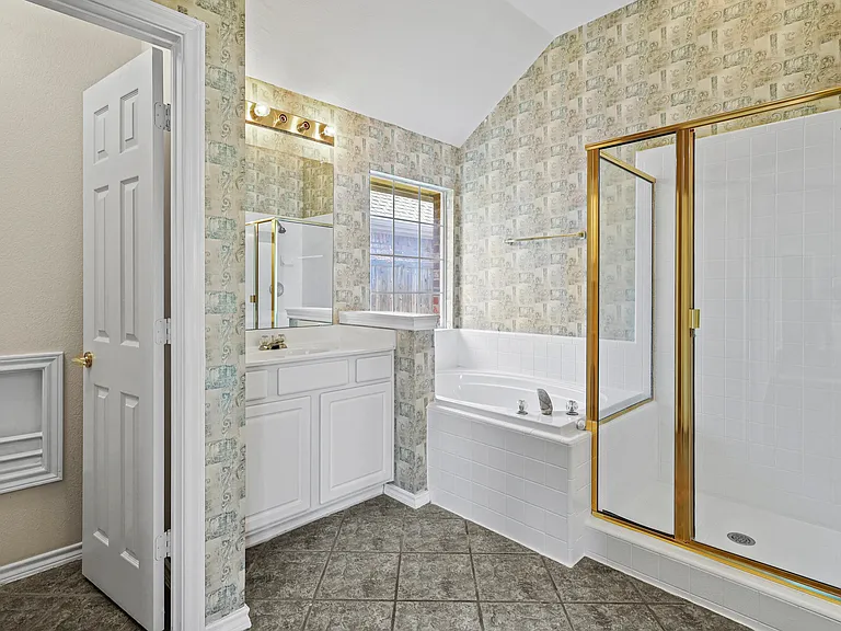 2127 Ballycastle Dr — Photo 13