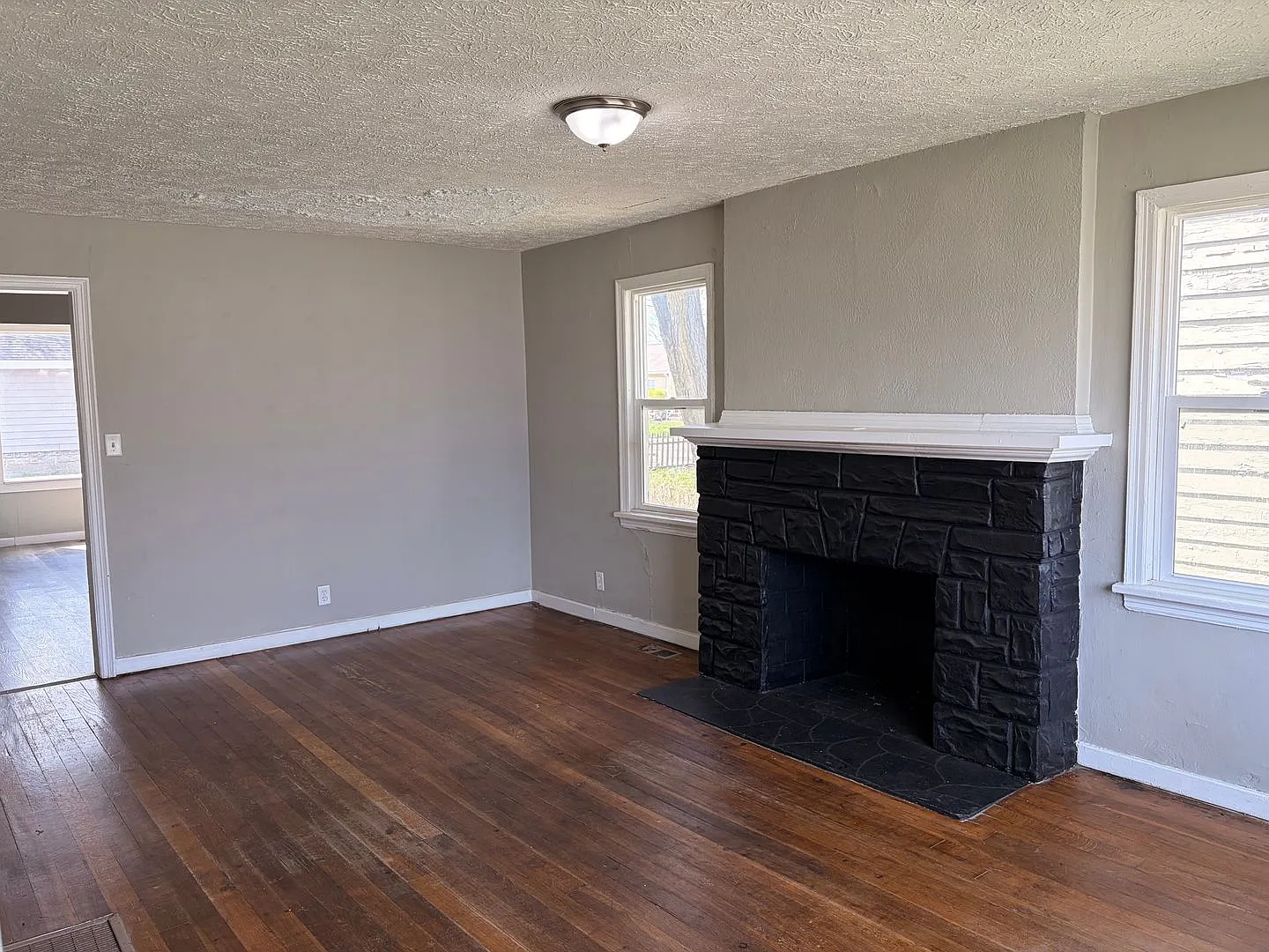 2 bed 1 bath house with basement — Photo 4