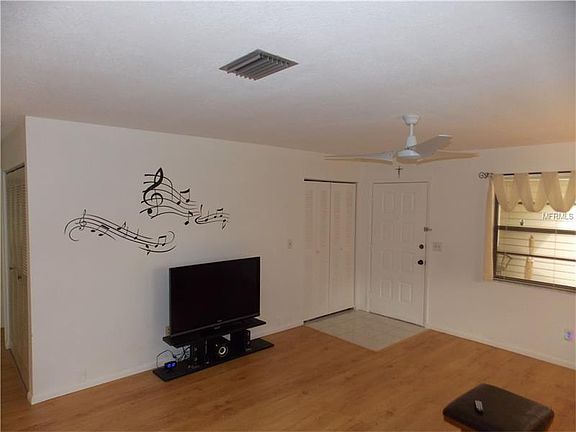 5th image of 4965 91st Ave Unit 20