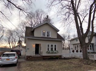 2069 Five Mile Line Rd, Penfield, NY 14526