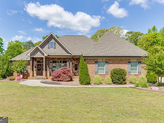 3rd image of 436 Thunder Rd
