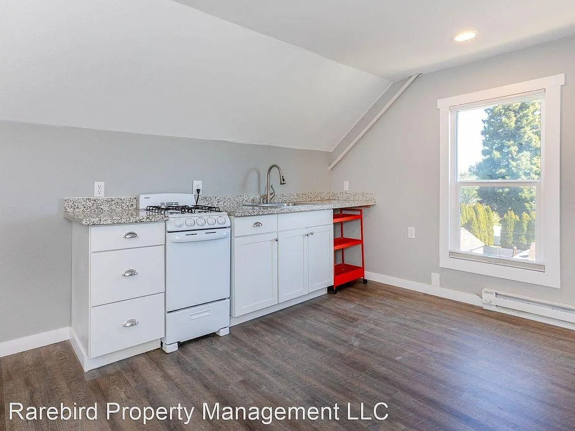 8005 N Willamette Blvd — Photo 1