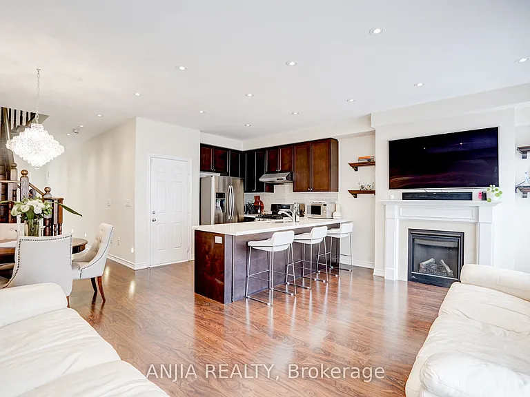 25 Collier Cres — Photo 11