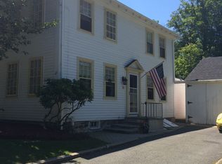 21 High St, Topsfield, MA 01983